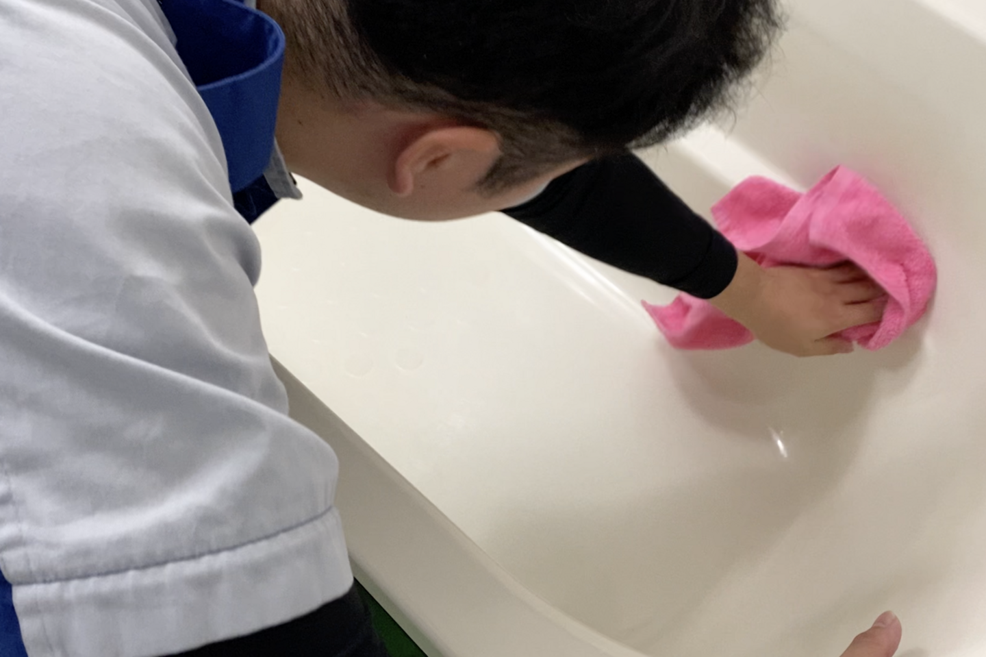 洗剤を塗布
