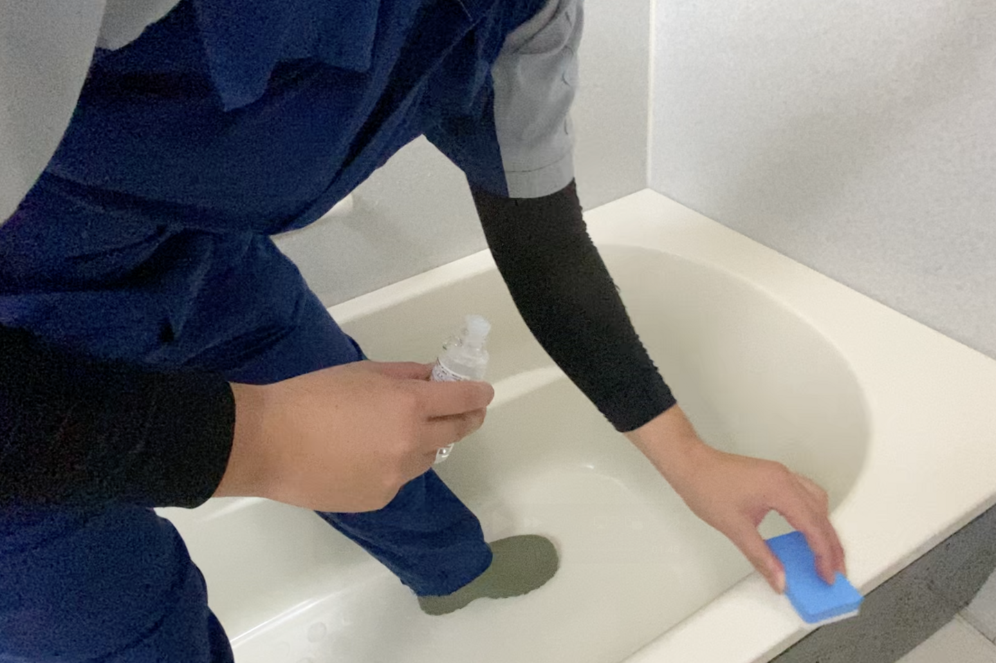 洗剤を塗布